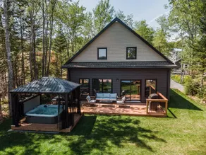 Mount Uniacke Lakefront Cottage - Image 5