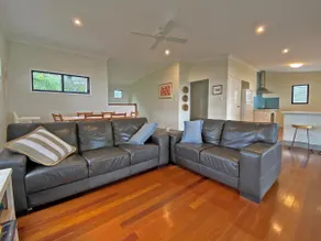 Large House in Stunning Waterfront Position - Image 2