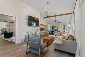 20 Guest, Lakefront Retreat, Hot Tub, Jet Ski Rental - Image 3