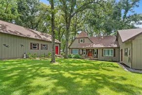 20 Guest, Lakefront Retreat, Hot Tub, Jet Ski Rental - Image 4