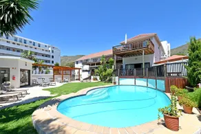 Modern Apt with Garden Pool and Gym in Sea Point - Image 2