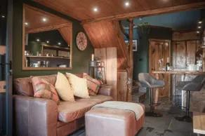Tawny Lodge - Luxurious 1 Bedroom - Blossom Farm - Image 2