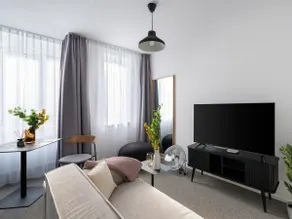 limehome Linz Friedrichst | Single Suite M seating - Image 5