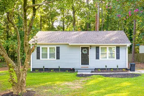Homey Bungalow Convenient to Marietta and I-75! - Image 3