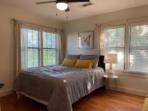1038 Hollywood · Full House Near Campus & Downtown - Image 5