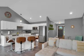 Paradise Cove: Sleeps 6 w/Hot Tub, Walk to Beach & Downtown - Image 2
