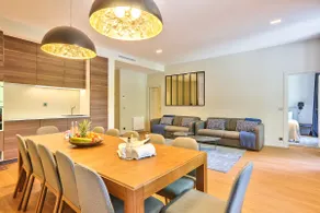 119 - Urban Spacious Apartment Sebastopol - Image 2