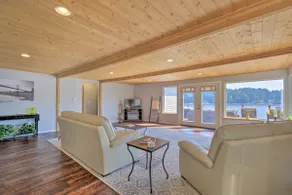 Waterfront Gig Harbor Home w/ Furnished Deck - Image 5