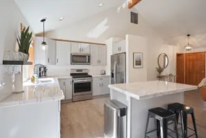 Quail Covey - Hot Tub, AC, Beautiful, Fully Fenced Yard, Close to Everything! - Image 2