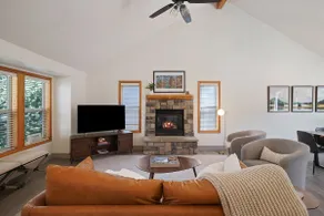 Quail Covey - Hot Tub, AC, Beautiful, Fully Fenced Yard, Close to Everything! - Image 5