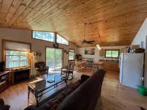 Lost on the Lake-Cozy Cottage with a Lakeview - Image 3