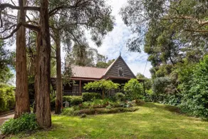 Collins Street House in Red Hill - Image 3