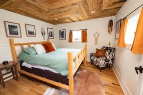 Cowboy Bunkhouse hot tub/lake/farm/nature - Image 3