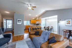 Quiet Modern Home | Dog Friendly | 8 Min to Town - Image 4