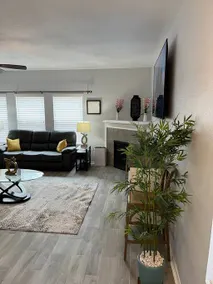 Modern 5 Bedroom, 3 Full bathroom, + PlayStation. - Image 4