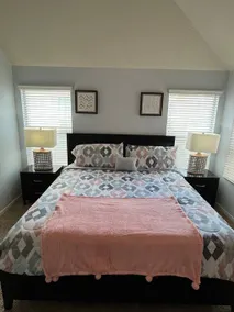 Modern 5 Bedroom, 3 Full bathroom, + PlayStation. - Image 3