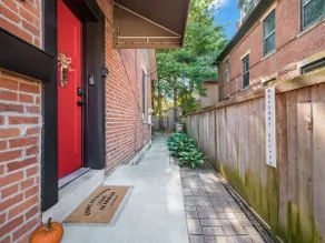 Pet-Friendly German Village Haus Wifi Walkable - Image 2