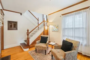 Spacious 4 BDRM w/Onsite Parking & A/C! - Image 4