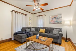 Spacious 4 BDRM w/Onsite Parking & A/C! - Image 3