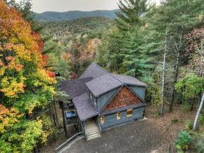 Hunter’s Treehouse | Mtn Views + Hot Tub + Games - Image 4