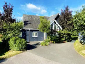 Exceptionally stunning & modern Villa 9 - non pet - Image 2