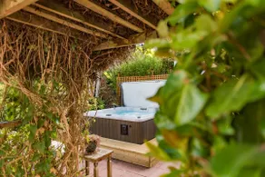 The Coach House  by Bloom Stays -  a holiday let that sleeps 12 guests  in 6 bedrooms - Image 2
