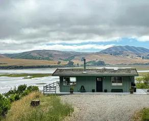 Moonrise | Charming Retreat w/ Privacy & Lake View - Image 1