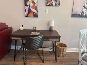 Parking | 5 min downtown | WD | TV bedroom | Pool - Image 3