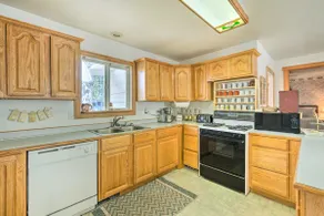 Caldwell Country Home on Quiet Acreage - Image 2