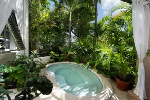 Elegant 2 bedroom apt private pool beach access - Moonshadow - Image 2