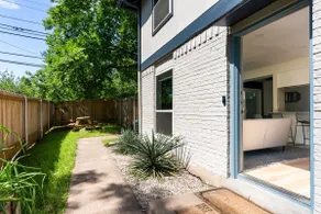 Luxury 3mi to DT ~ South Congress ~ Walkable - Image 5