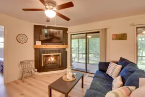 Grand Murphy Cabin w/ Fire Pit & Game Room! - Image 5