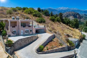 Iconic Villa with private pool and sea view - Image 5
