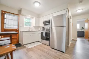 Cozy & Comfortable 1 Bedroom Suite - Image 2
