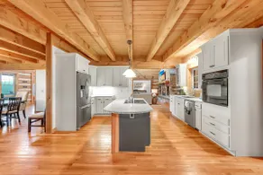 Welcome to 'Logging Off' our stunning Log Cabin 35 mins from Downtown Nashville - Image 4