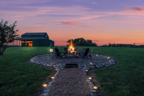 Welcome to 'Logging Off' our stunning Log Cabin 35 mins from Downtown Nashville - Image 5