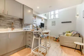 Stylish two bedroom family friendly holiday Apartment in Stow-on-the-Wold - Church View Apartment - Image 3