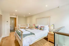 Stylish two bedroom family friendly holiday Apartment in Stow-on-the-Wold - Church View Apartment - Image 4