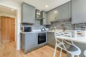 Stylish two bedroom family friendly holiday Apartment in Stow-on-the-Wold - Church View Apartment - Image 5