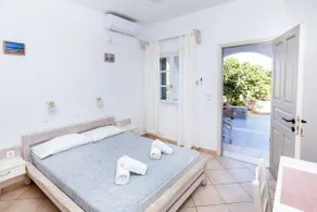 Hotel Charama - Double room with patio - Image 3