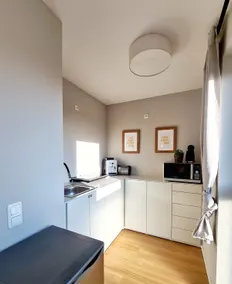Urban Living - Top Floor Apartment - Image 3
