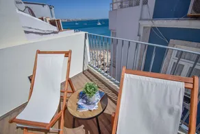 2-bedroom apartment and terrace, 1 min from the beach - Image 5