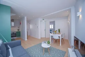 2-bedroom apartment and terrace, 1 min from the beach - Image 2
