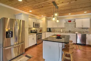 Cheerful Tiffin Digs in the Heart of Downtown - Image 2