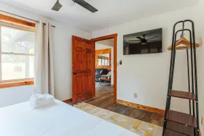 Pet-Friendly King Suite w/ Desk & Smart Entry - Image 4