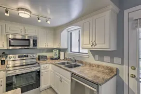 Walk to Beach: Modern PCB Townhome w/ Patio - Image 3