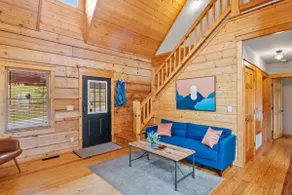 7 min to Hatley Pointe: Views, Hot Tub, 2 Decks - Image 4