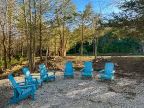 Trailside Loft | Firepit, Pond, Near UofA/Downtown - Image 4