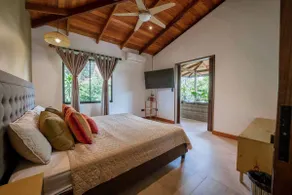 Beautiful oceanfront apartment with A/C - Image 2