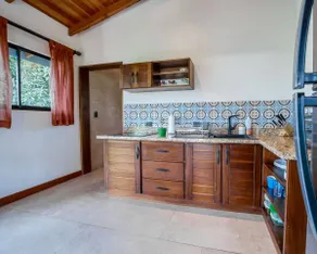 Beautiful oceanfront apartment with A/C - Image 4